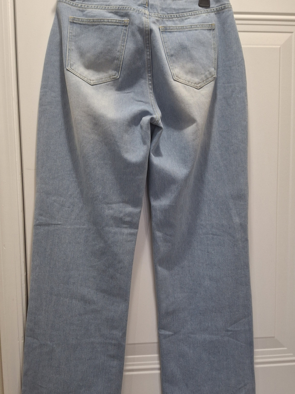 Light Wash Women’s Straight-Leg Jeans - Light Blue